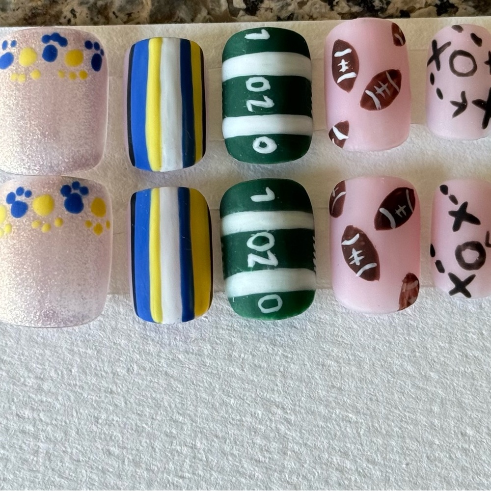 Football team spirit custom Aprés gel-x press on set